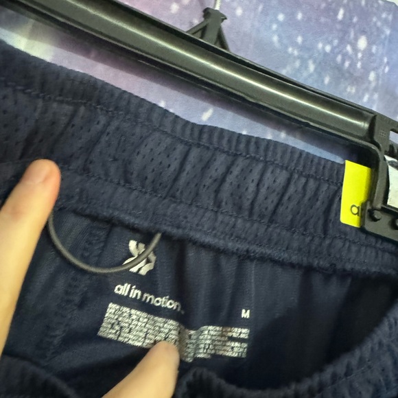 New men’s all in motion mesh shorts 🛍 - Picture 2 of 3